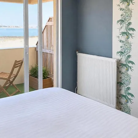1 Bedroom Beautiful In * La Rochelle (Charente-Maritime)